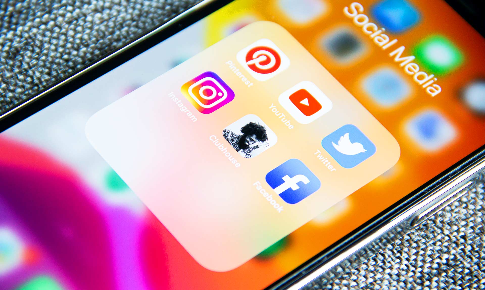 Important trends you need to know about social media important-things-about-smartphones
